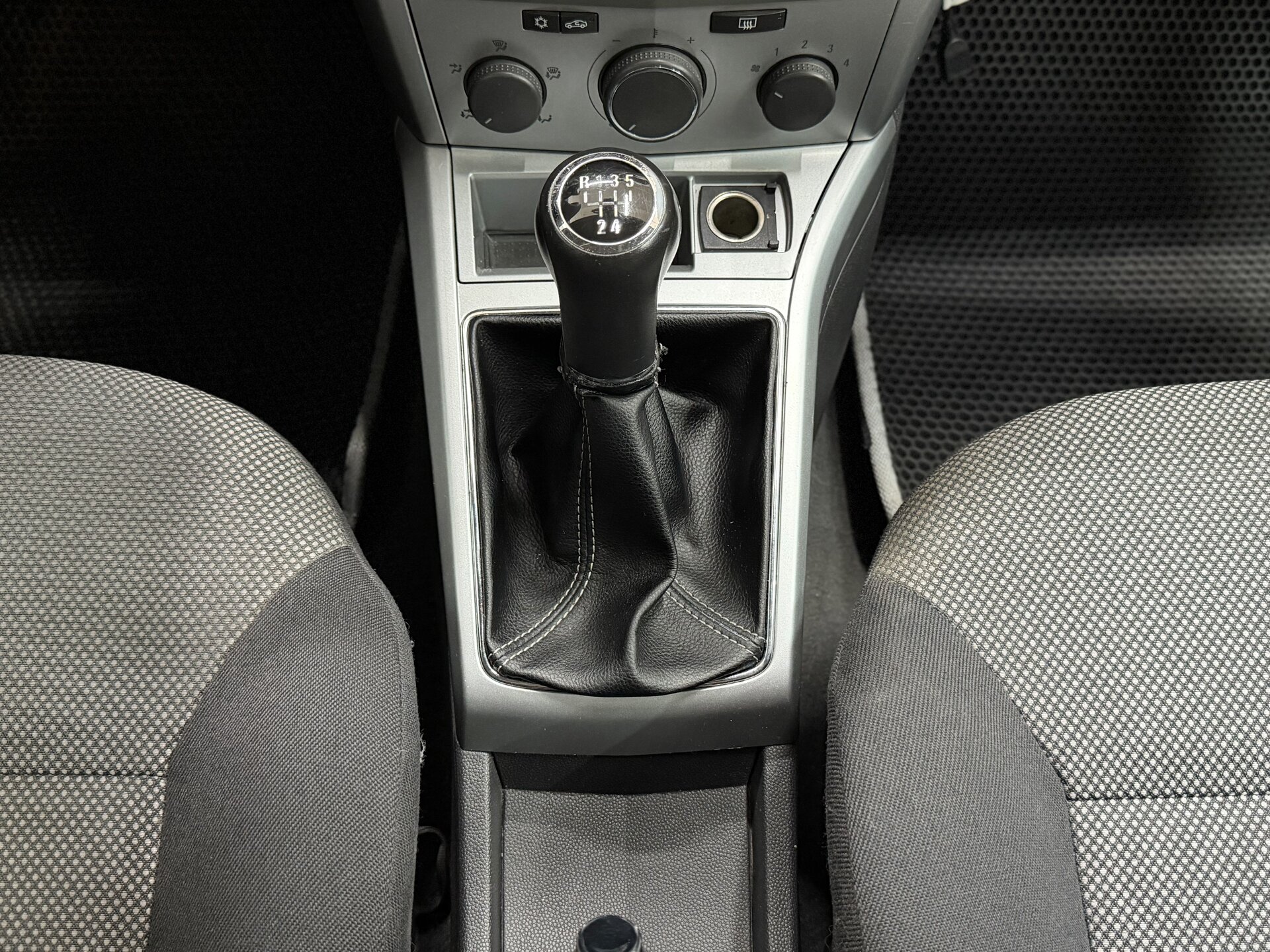 Opel Astra, H Рестайлинг 2012