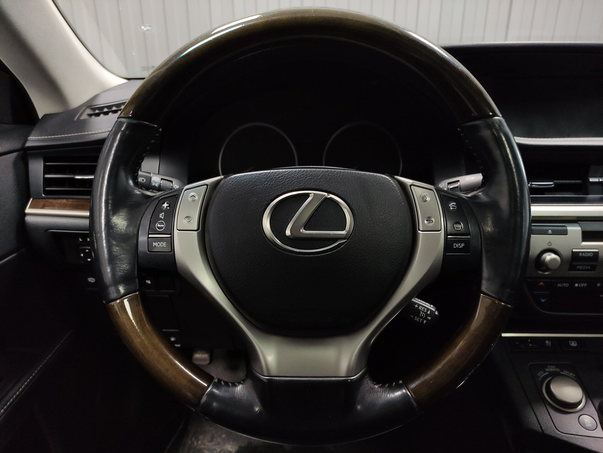Lexus ES, VI 2014