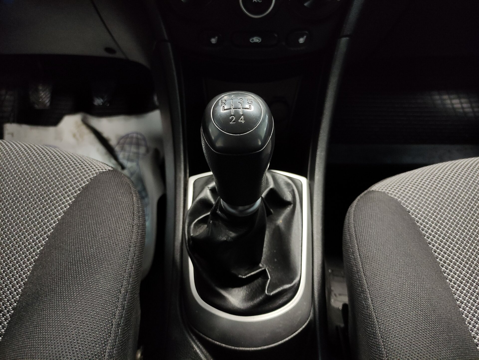 Hyundai Solaris, I 2012