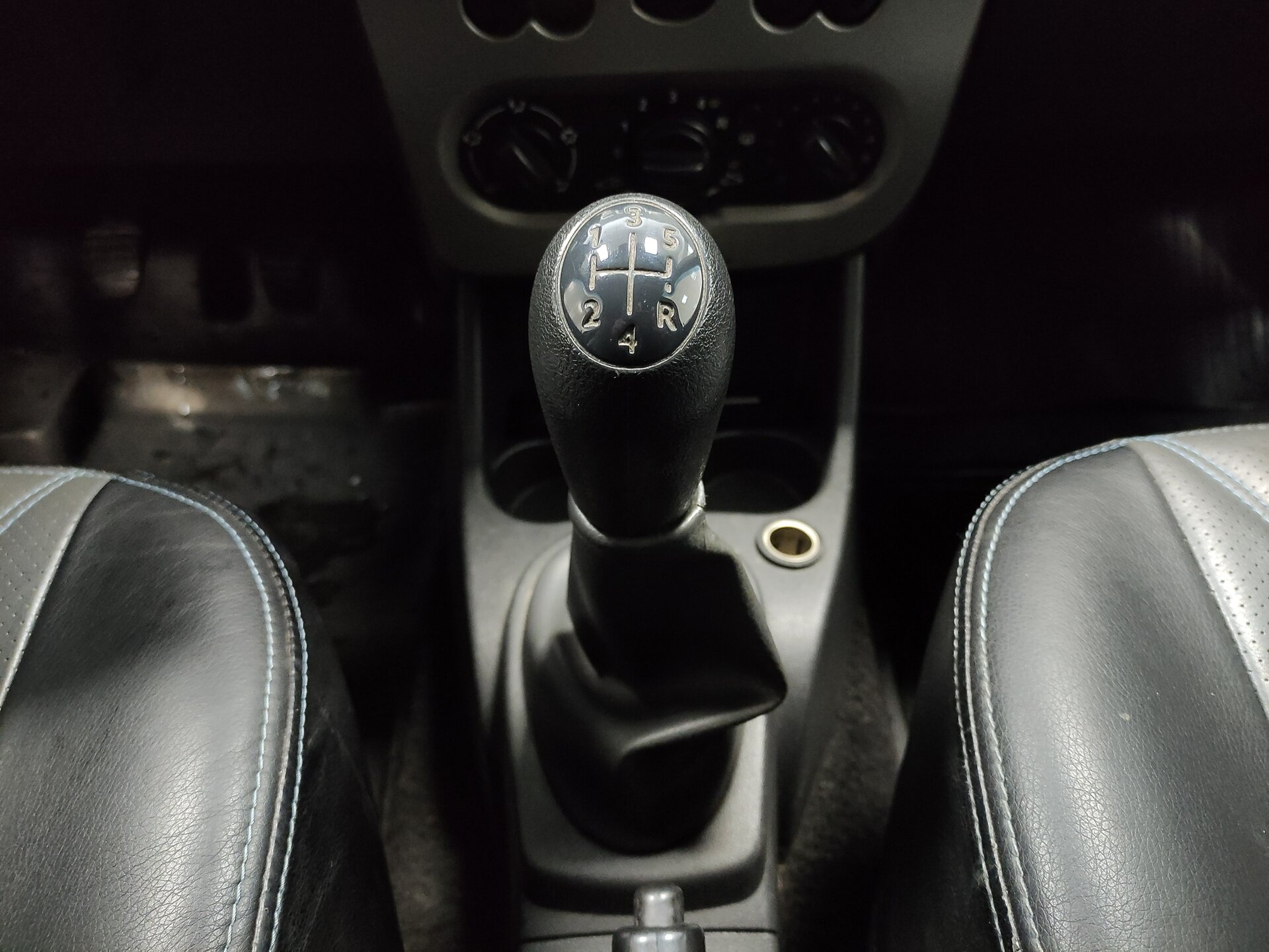 Renault Logan, I Рестайлинг 2012