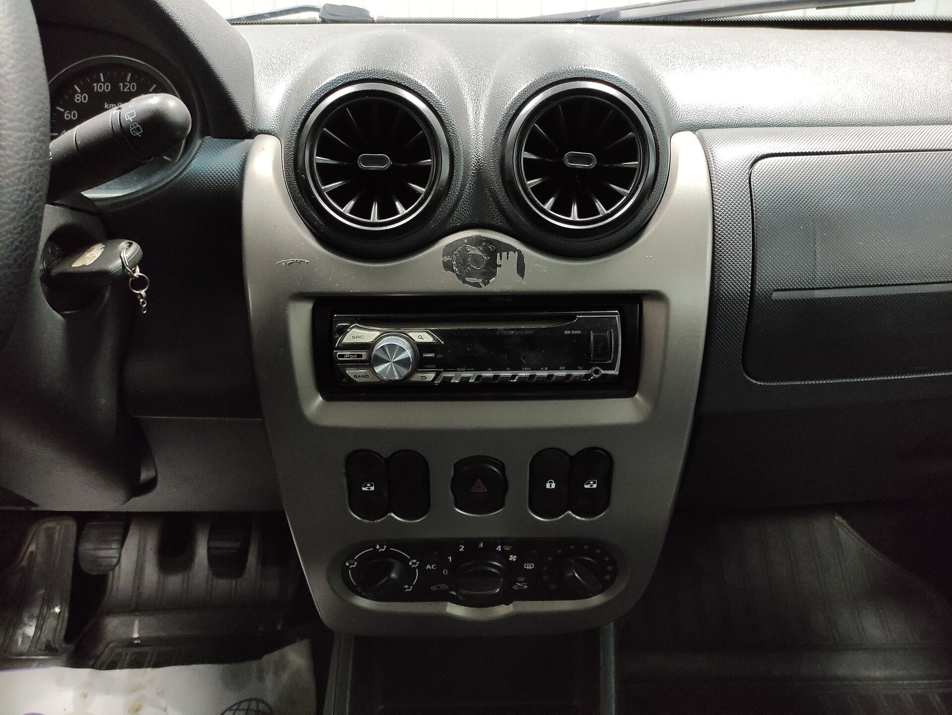 Renault Sandero, I 2012