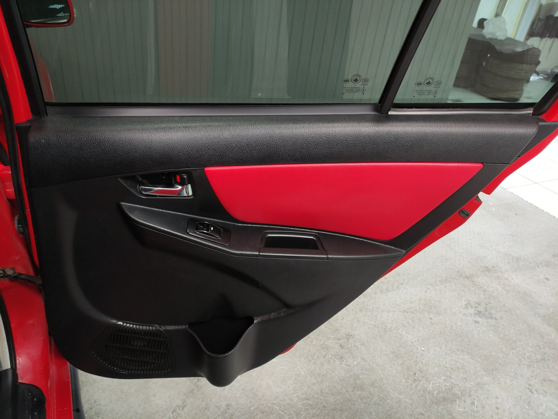 Geely MK Cross, I 2012