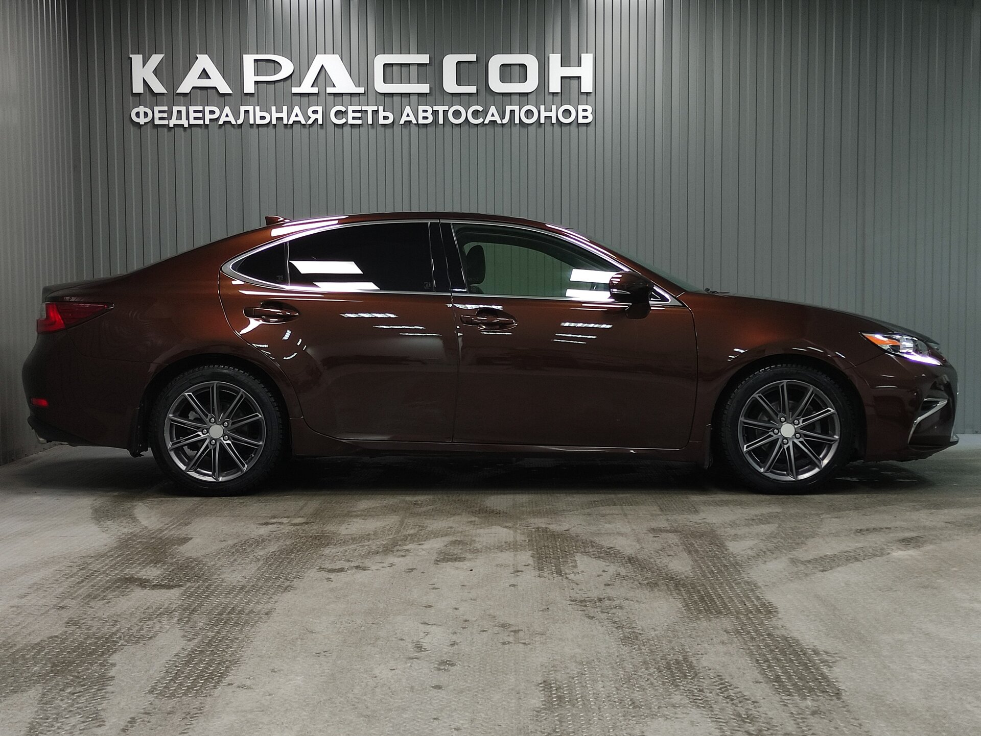 Lexus ES, VI Рестайлинг 2017