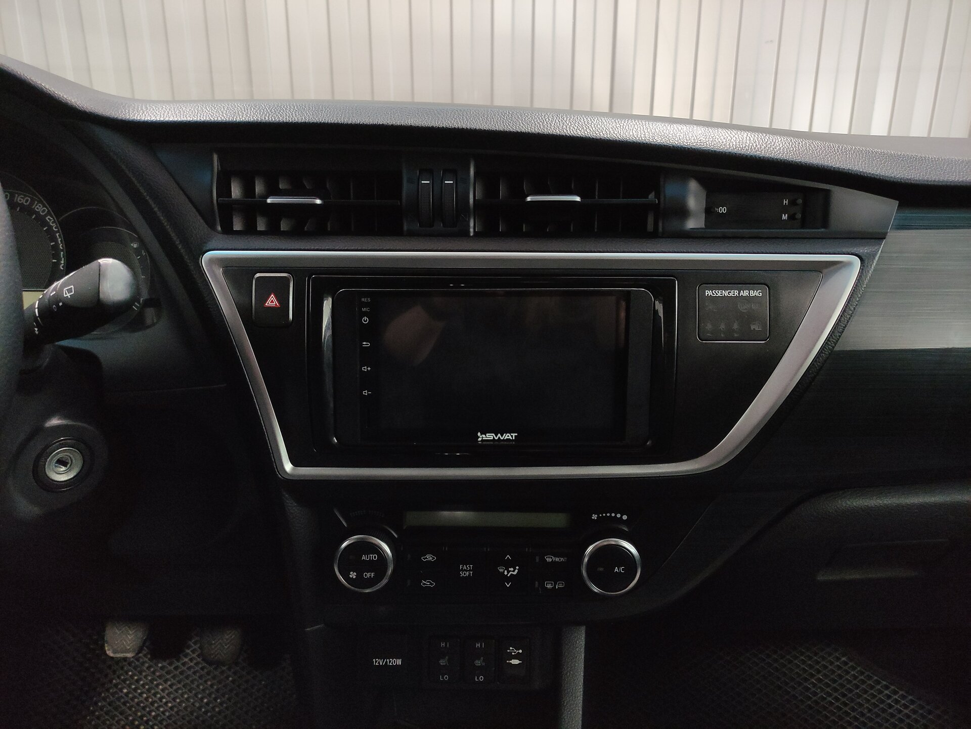 Toyota Auris, II 2013