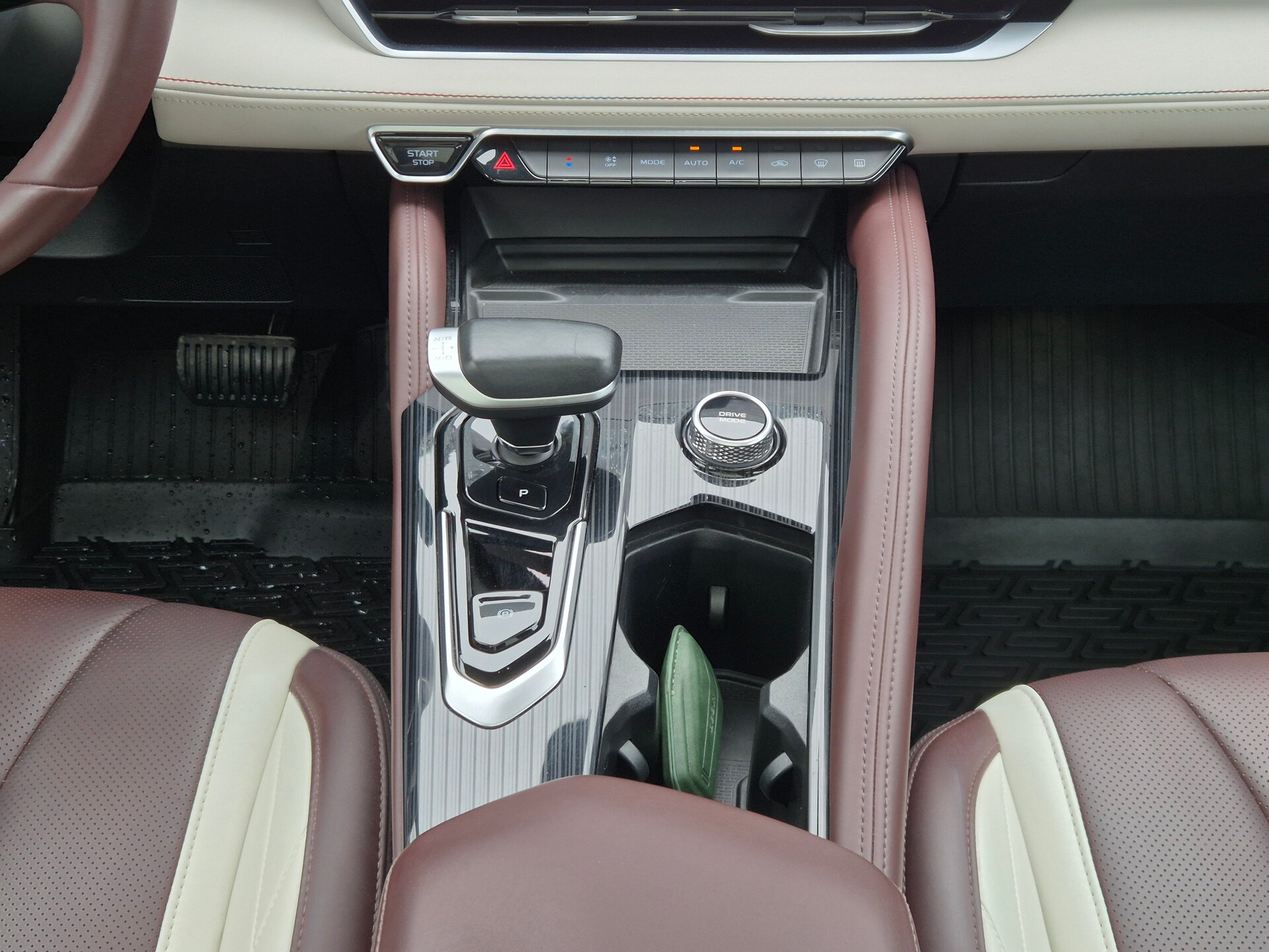 Geely Monjaro, I 2023
