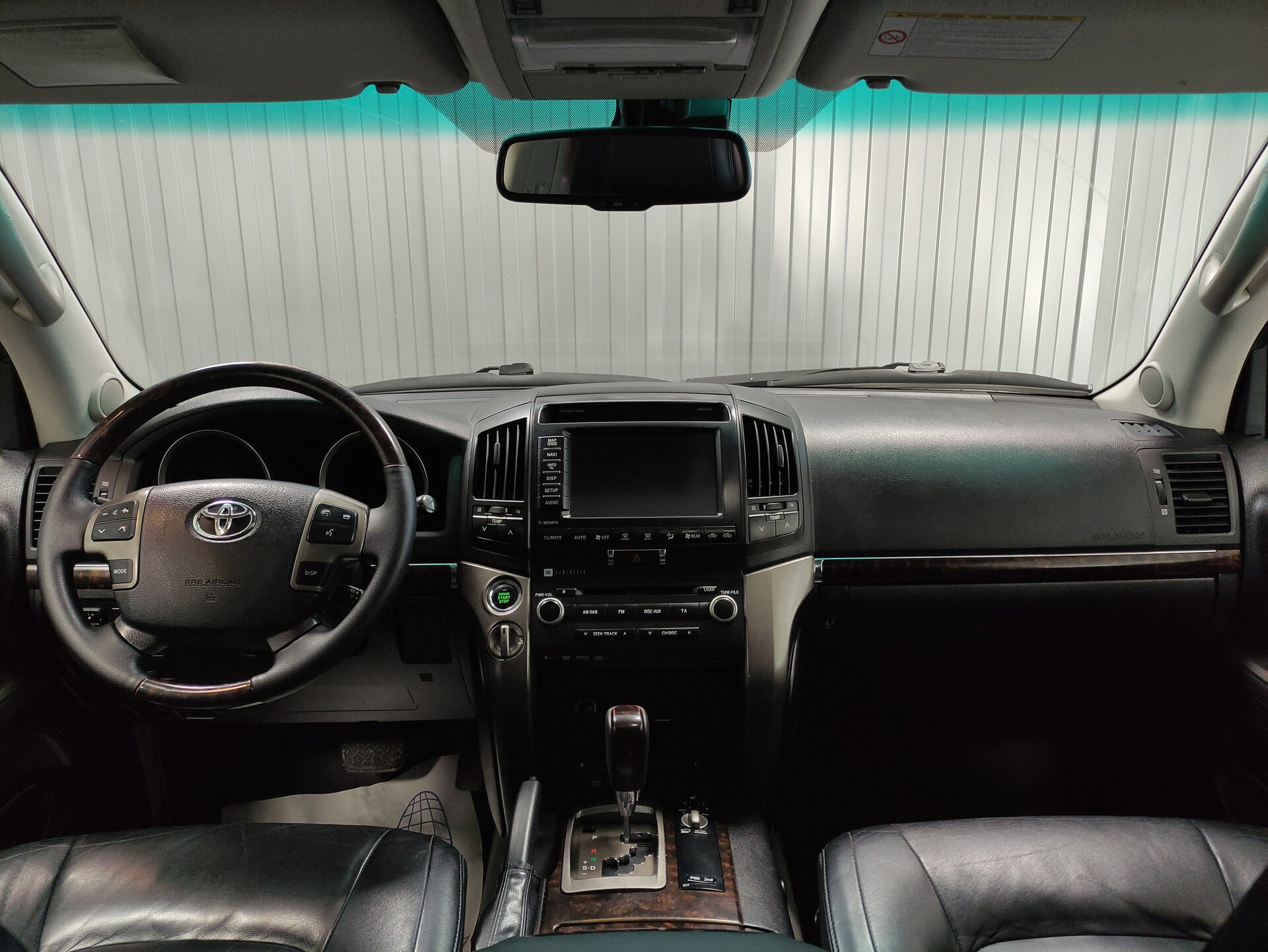 Toyota Land Cruiser, 200 Series 2011