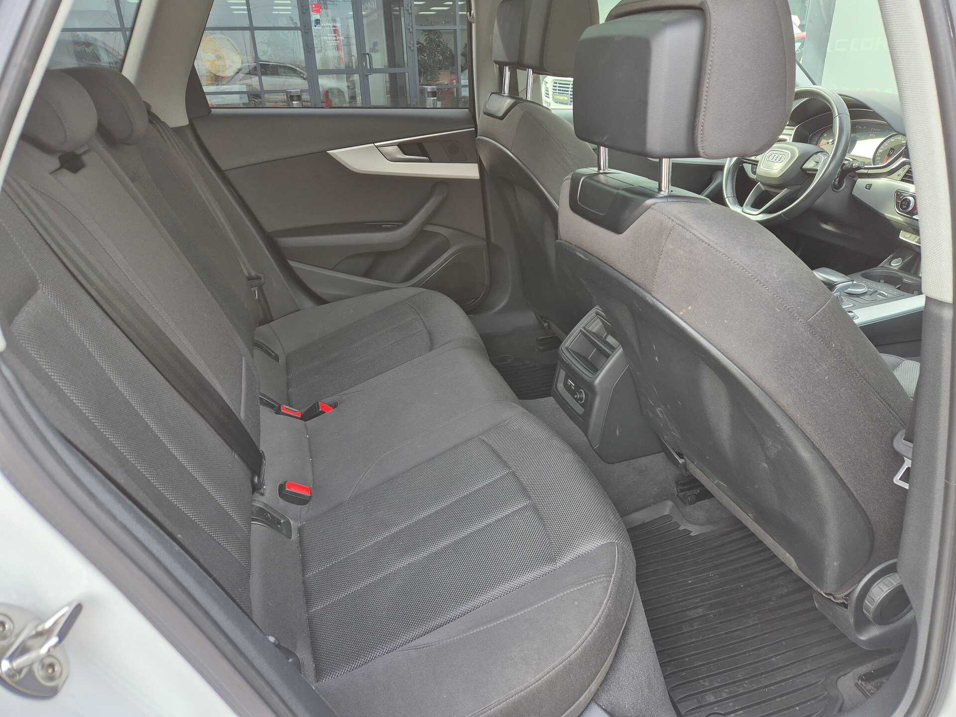 Audi A4, V (B9) 2019